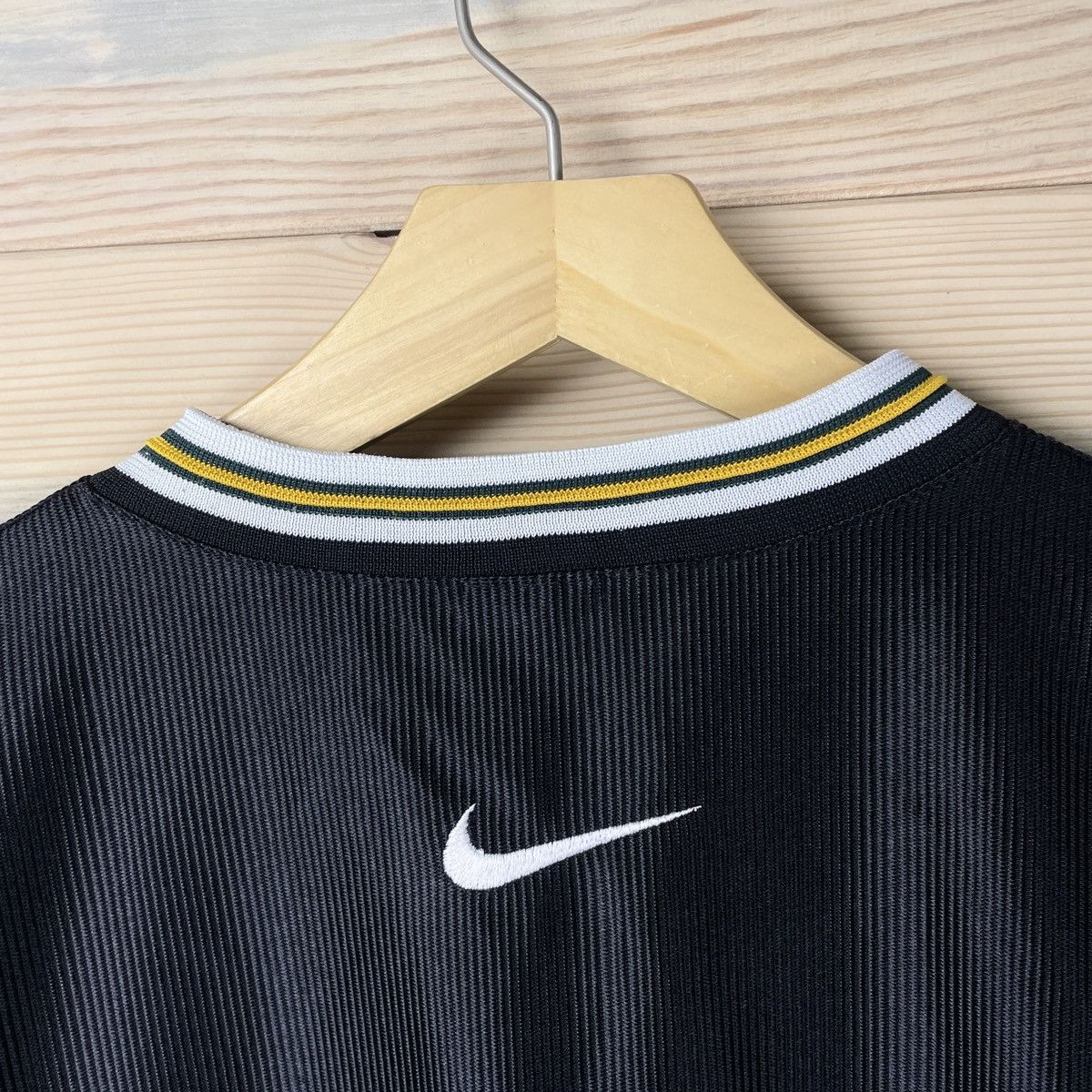Nike × Vintage Nike vintage 90s basketball jersey tee Black/Green size L Size US L / EU 52-54 / 3 - 7 Thumbnail