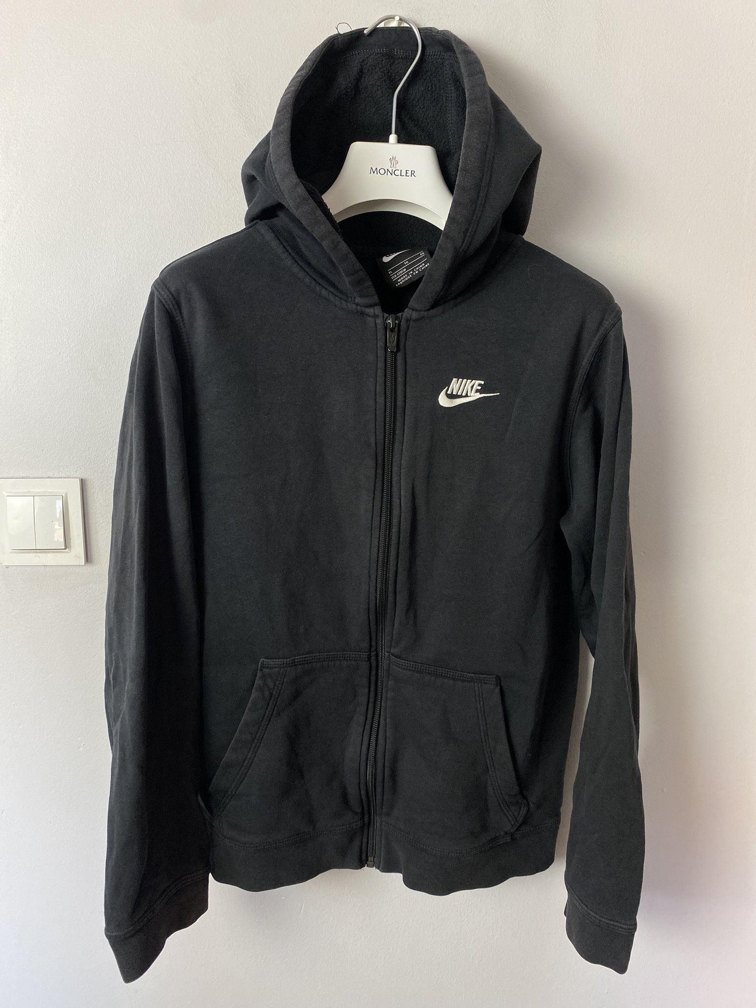 Nike Nike small logo swoosh zip-up hoodie | Grailed