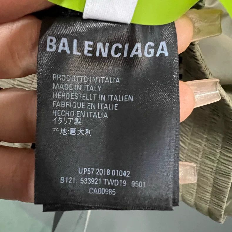 Balenciaga Balenciaga Plaid Patchwork Duster Coat Size US S / EU 44-46 / 1 - 6 Thumbnail