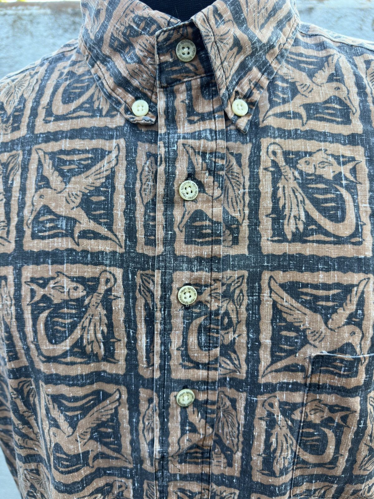 Reyn Spooner Reyn Spooner Brown Hawaiian Print 3/4 Button Men's Large Size US L / EU 52-54 / 3 - 3 Thumbnail