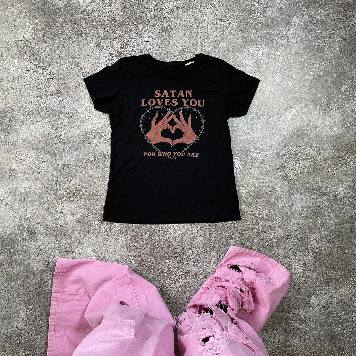 Vintage Vintage Y2K Satan Loves You Graphic Tee Grunge Black Faded M Size US M / EU 48-50 / 2 - 1 Thumbnail