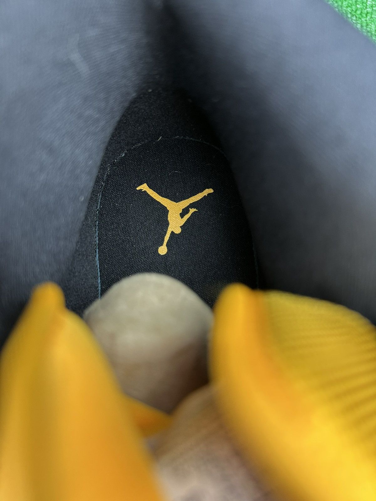 Jordan Brand Air Jordan 1 Mid Perforated - White University Gold W Size US 10.5 / EU 43-44 - 6 Thumbnail
