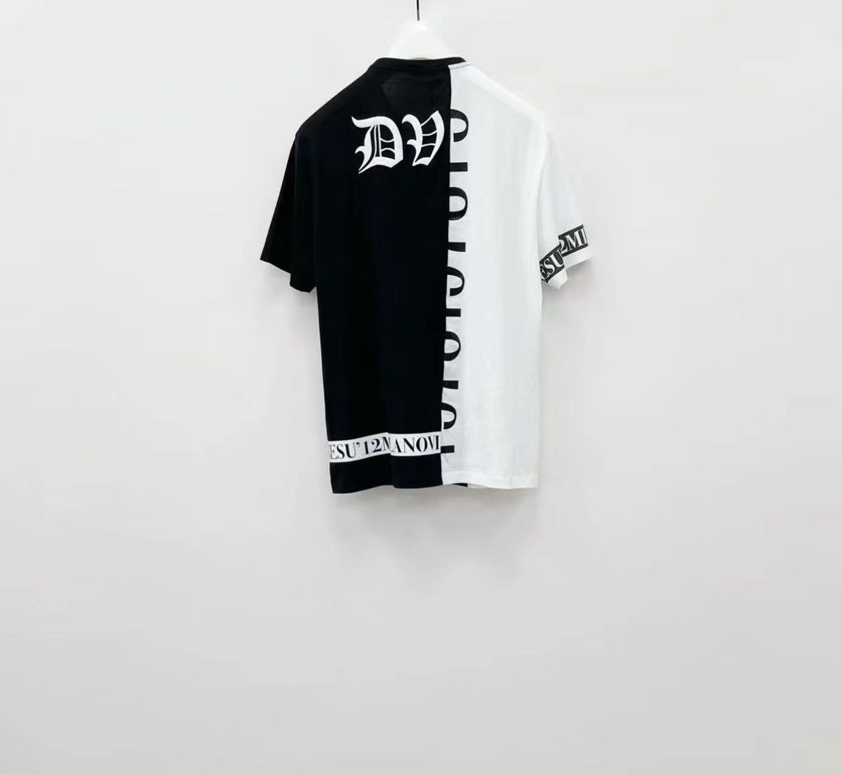 Versace VERSACE Embroidered Short Sleeve T-shirt J30 Size US L / EU 52-54 / 3 - 4 Thumbnail
