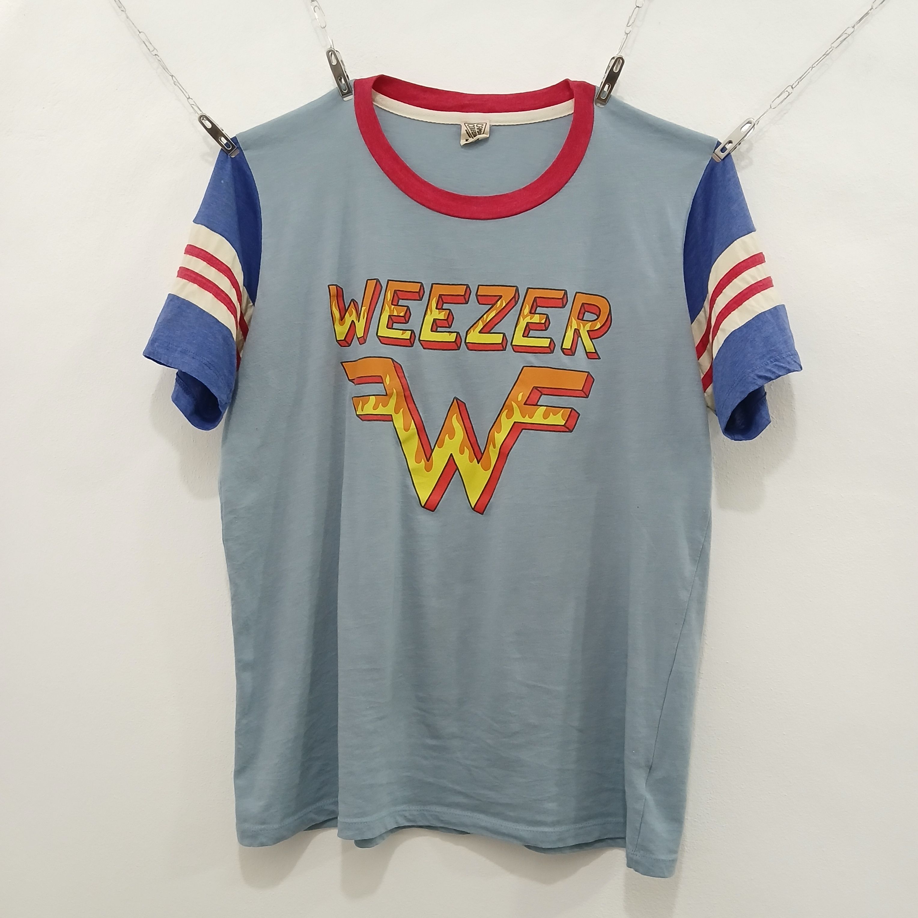 Band Tees WEEZER Band Font Flame Camp Collection Tee Size US L / EU 52-54 / 3 - 1 Thumbnail