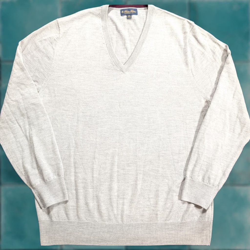 Brooks Brothers Brooks Brothers Sweater Men’s XXLarge V-Neck Extra Fine Merino Wool Heather Gray Knit Pullover Casual, Formal, Party/Cocktail, Travel 2XL Mens Size US XXL / EU 58 / 5 - 1 Thumbnail