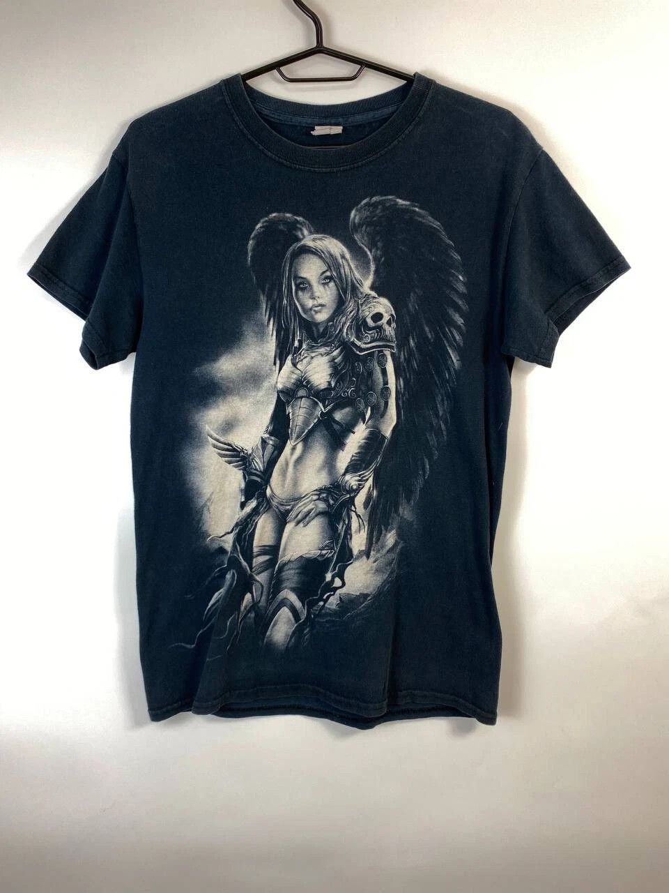Gildan vintage t-shirt devil angel Size S Size US S / EU 44-46 / 1 - 1 Thumbnail