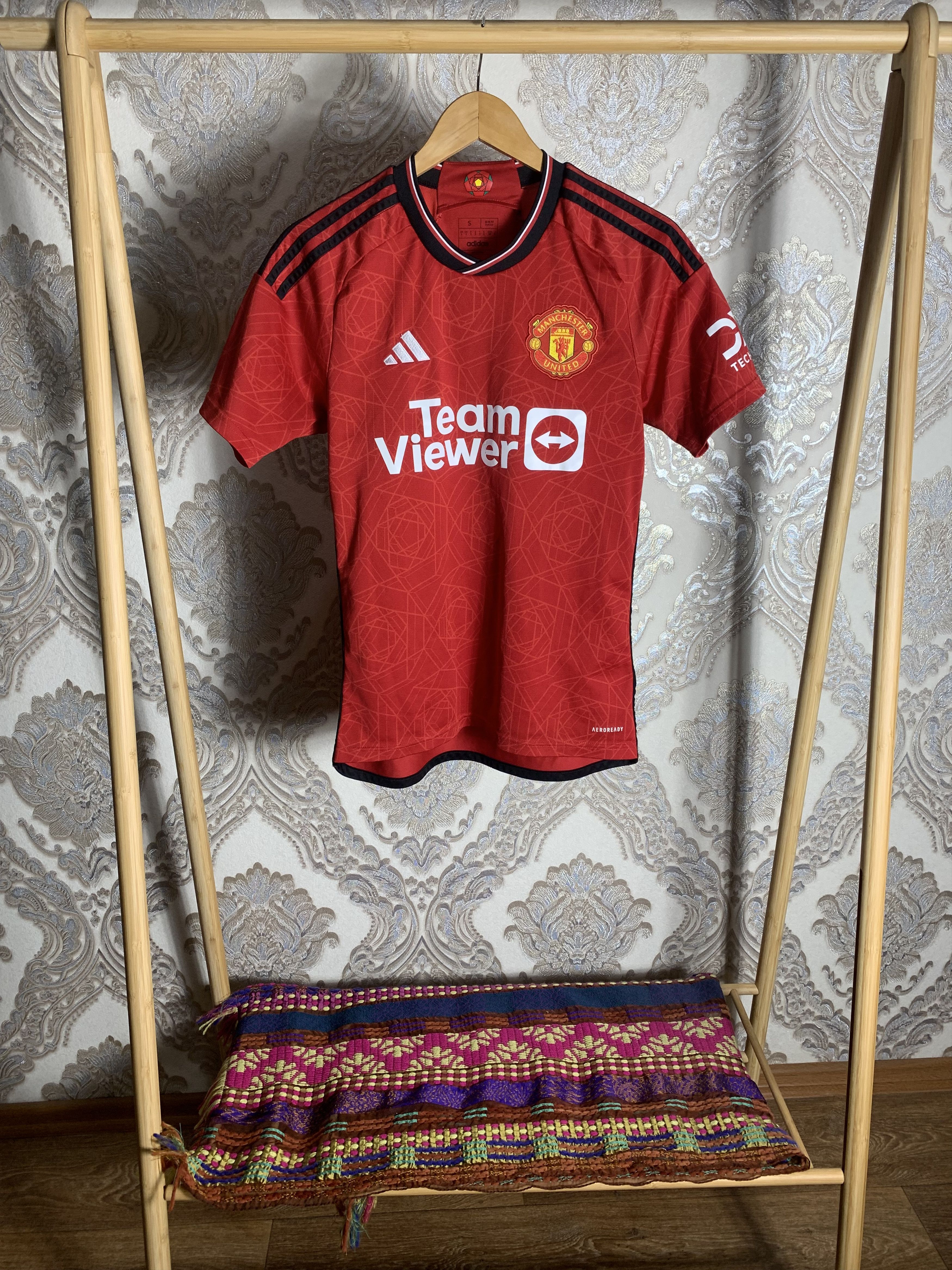 Adidas VINTAGE ADIDAS FC MANCHESTER UNITED ENGLAND SOCCER JERSEY Size US S / EU 44-46 / 1 - 1 Thumbnail