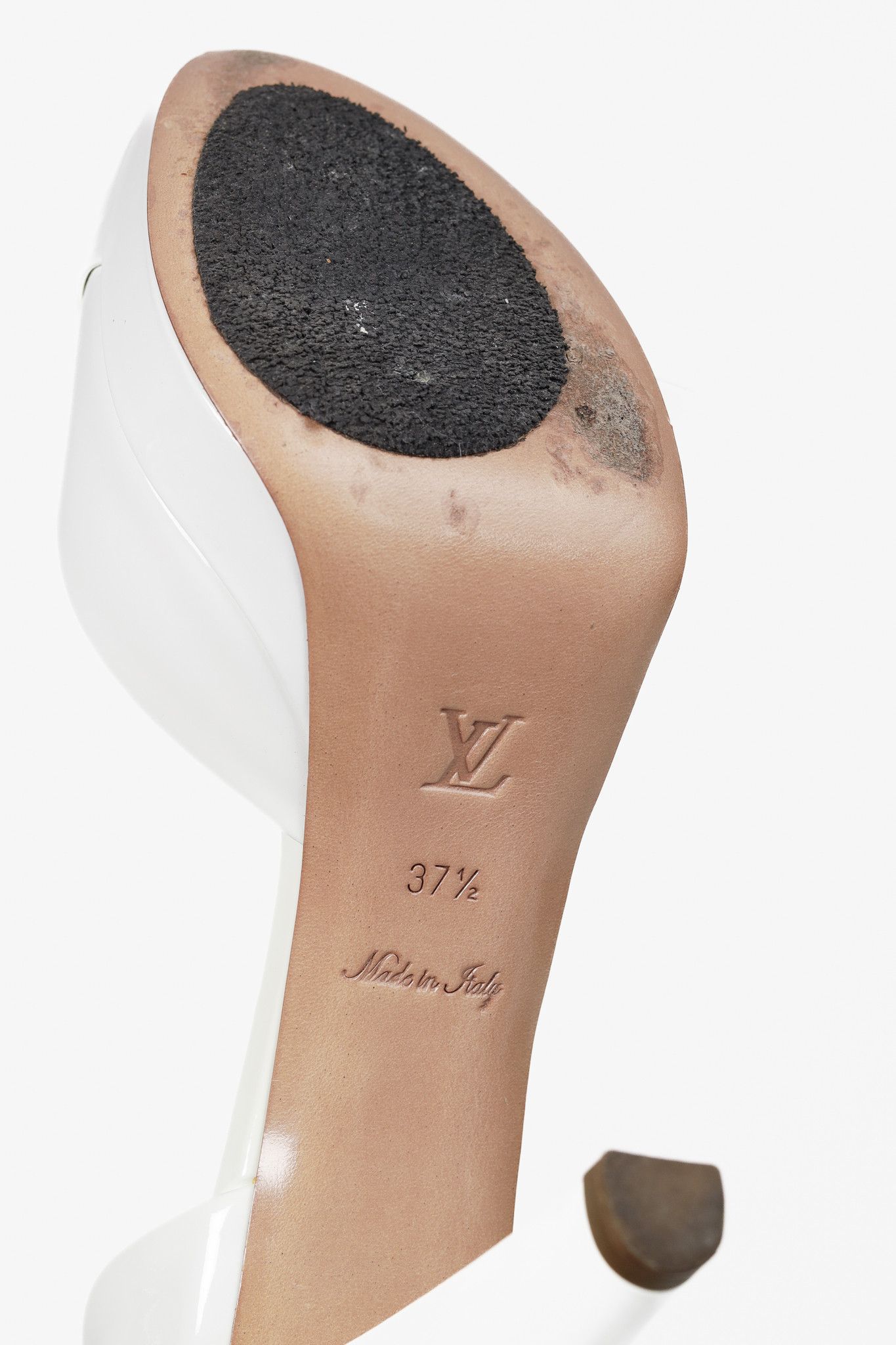 Louis Vuitton Louis Vuitton Apple White Patent Buckle-Bow Peep-Toe Pumps Size US 7 / IT 37 - 5 Thumbnail