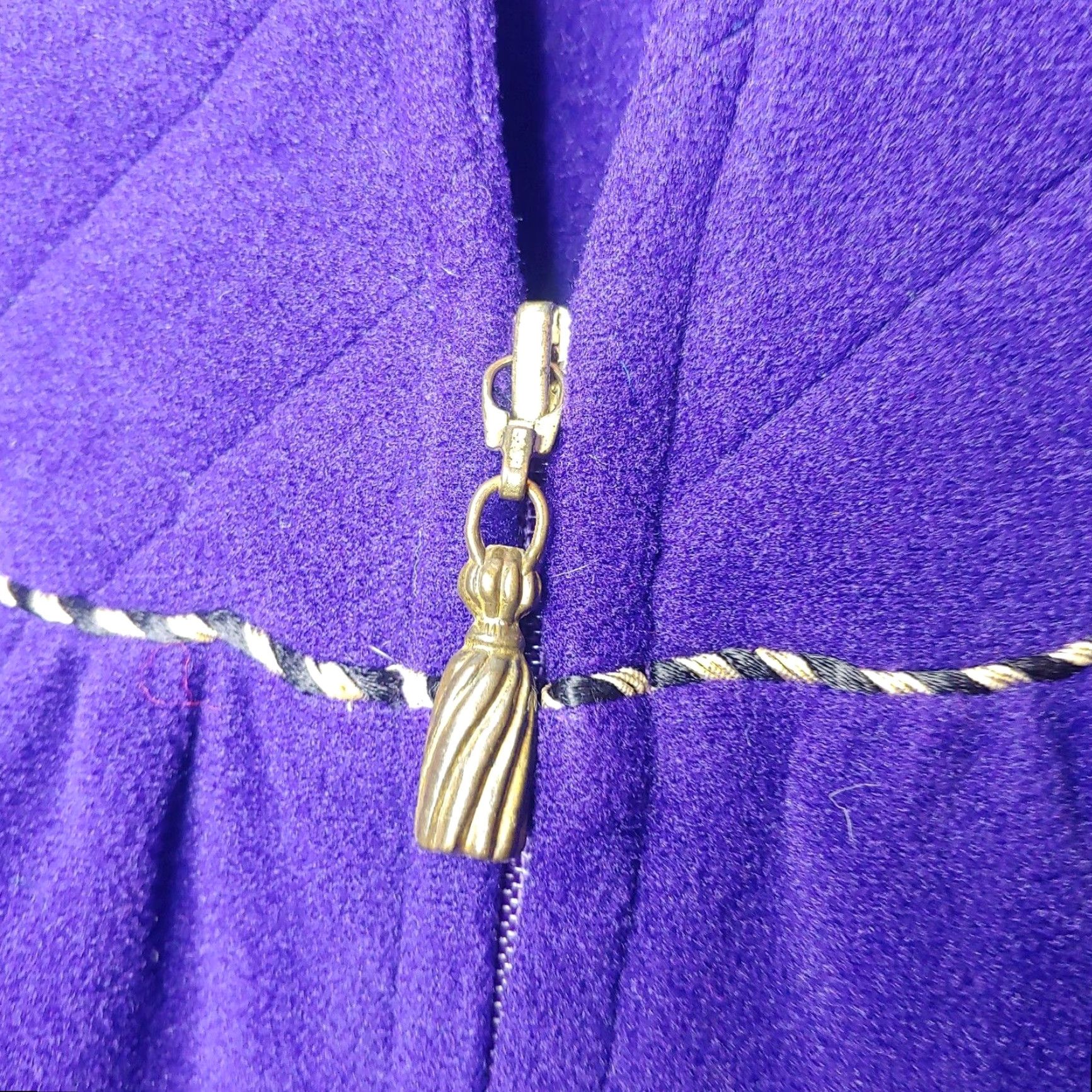 Vintage VINTAGE Vanity Fair Robe Small Long Zip Purple Velour Gold Quilted Loungewear Size ONE SIZE - 7 Thumbnail