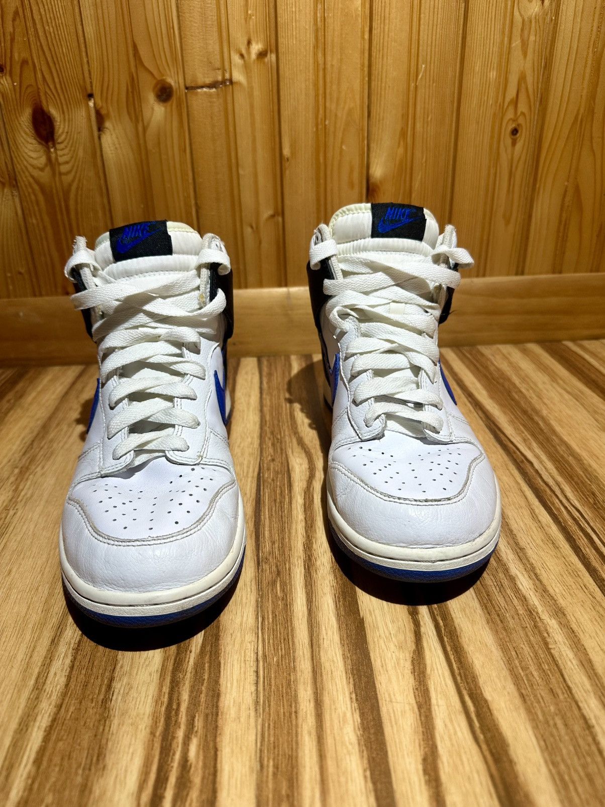 Nike 2008 Nike White Black and Blue Accents Size 9 Size US 9 / EU 42 - 1 Thumbnail