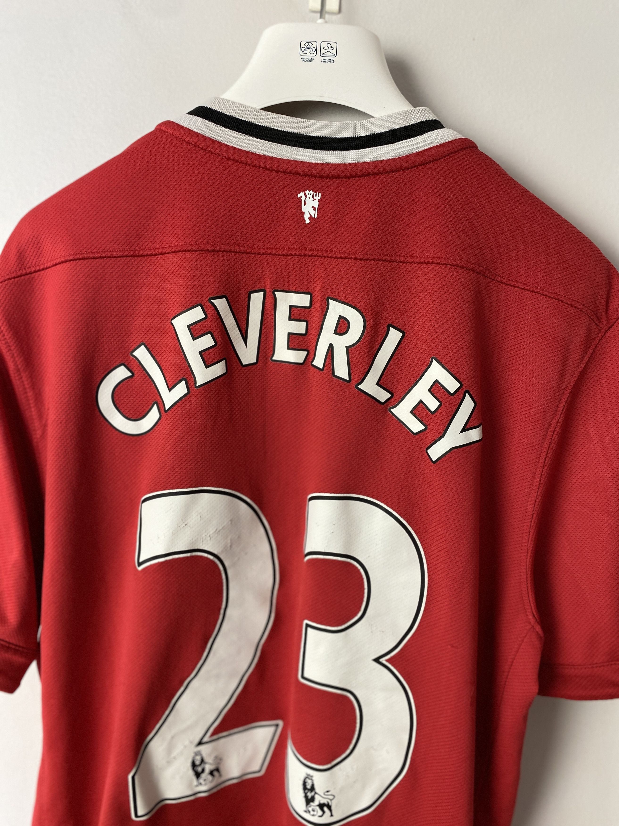 Nike MANCHESTER UNITED 2011/12 SOCCER HOME JERSEY #23 CLEVERLEY Size US L / EU 52-54 / 3 - 9 Thumbnail