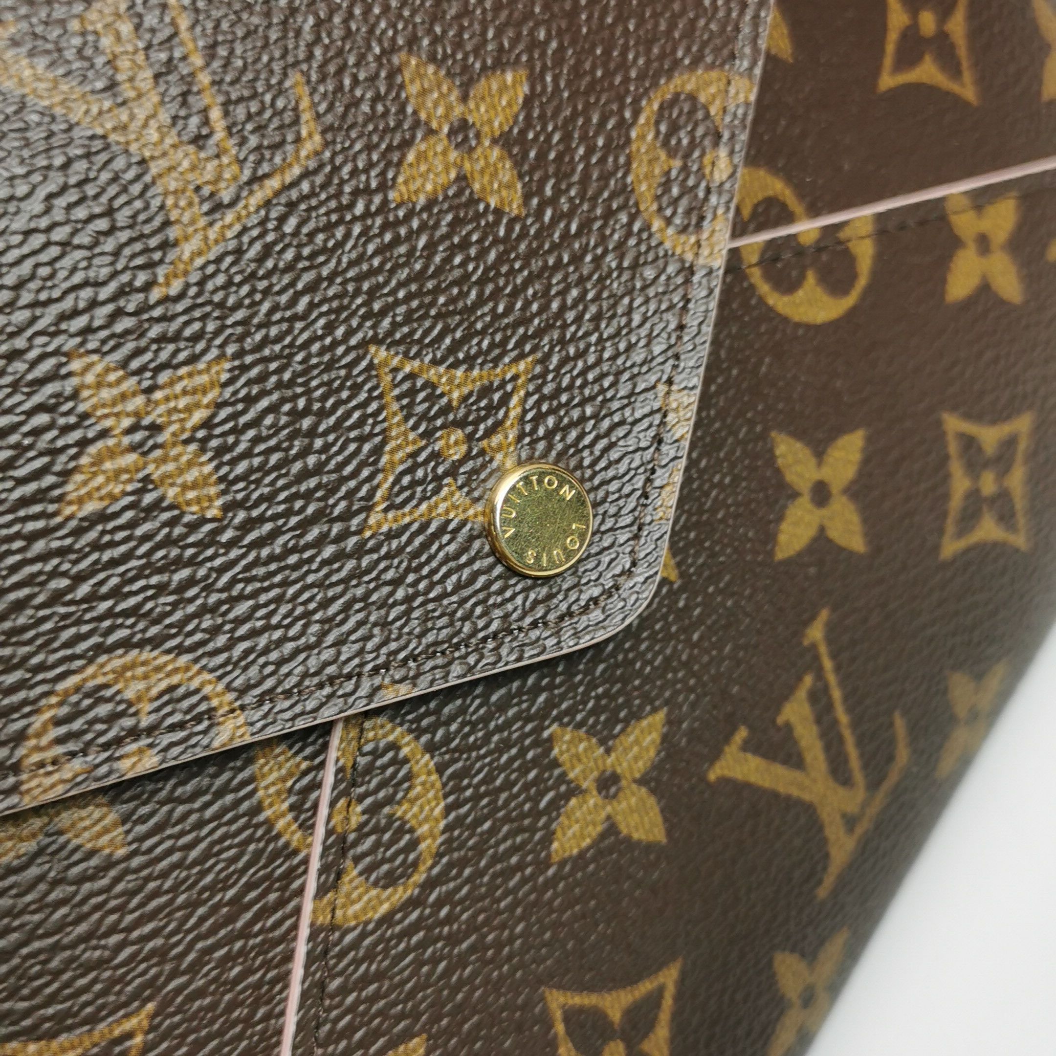 Louis Vuitton Louis Vuitton (LV) Pochette Kirigami monogram independent s Size ONE SIZE - 5 Thumbnail