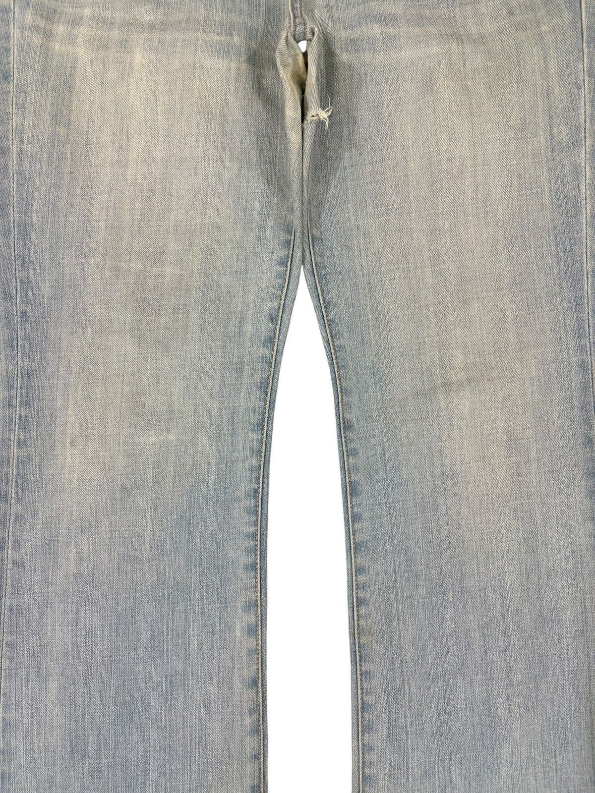 Uniqlo Vintage Japanese Uniqlo Light Wash Distress Flare Jeans Size US 32 / EU 48 - 5 Thumbnail