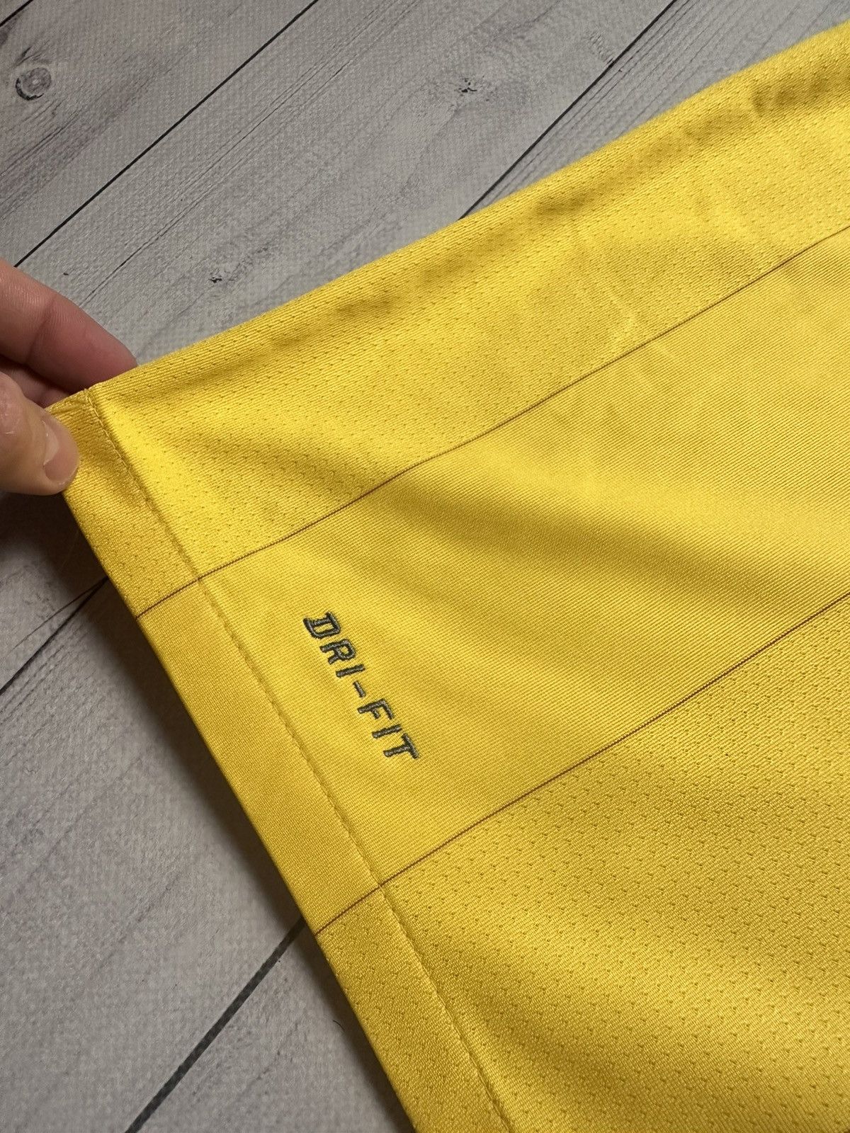 Vintage Vintage Nike Arsenal soccer jersey size XXL yellow rare Size US XXL / EU 58 / 5 - 5 Thumbnail