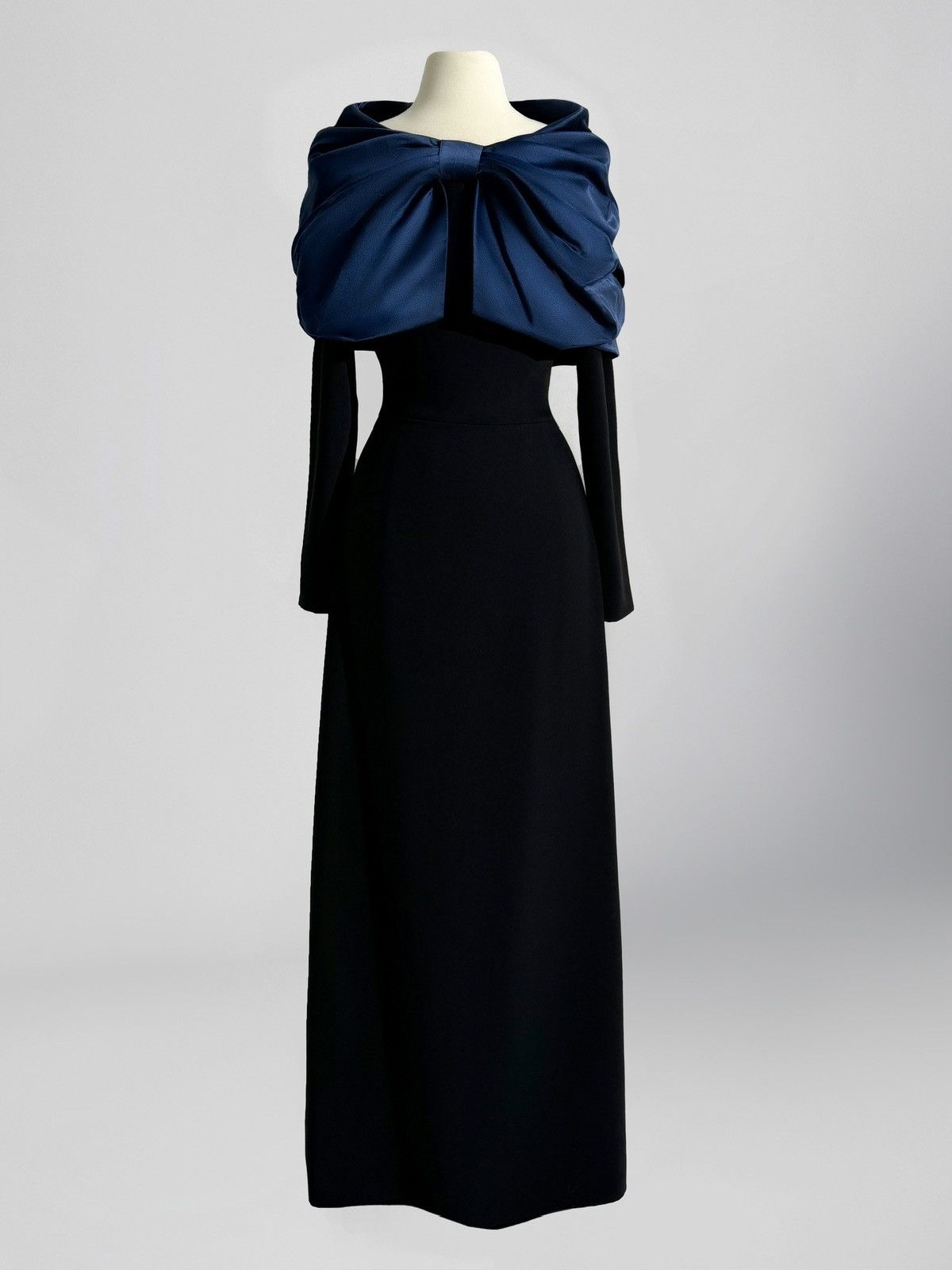 Other Brand New US 8 REEM ACRA Silk Cape Evening Gown Size M / US 6-8 / IT 42-44 - 1 Thumbnail