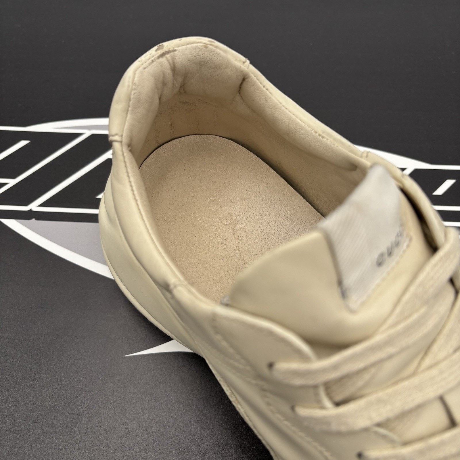 Gucci Gucci Rhyton GG ‘ Hawaii Ivory Multi ’ | GOOD CONDITION! Size US 9.5 / EU 42-43 - 16 Thumbnail