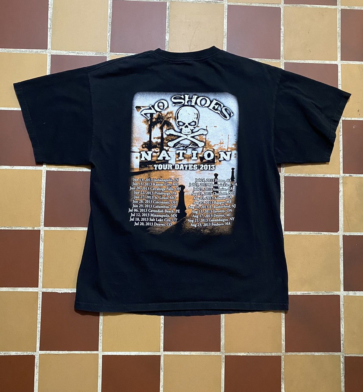 Band Tees Kenny Chesney No Shoes Nation 2013 Tour Shirt Size US XL / EU 56 / 4 - 2 Thumbnail