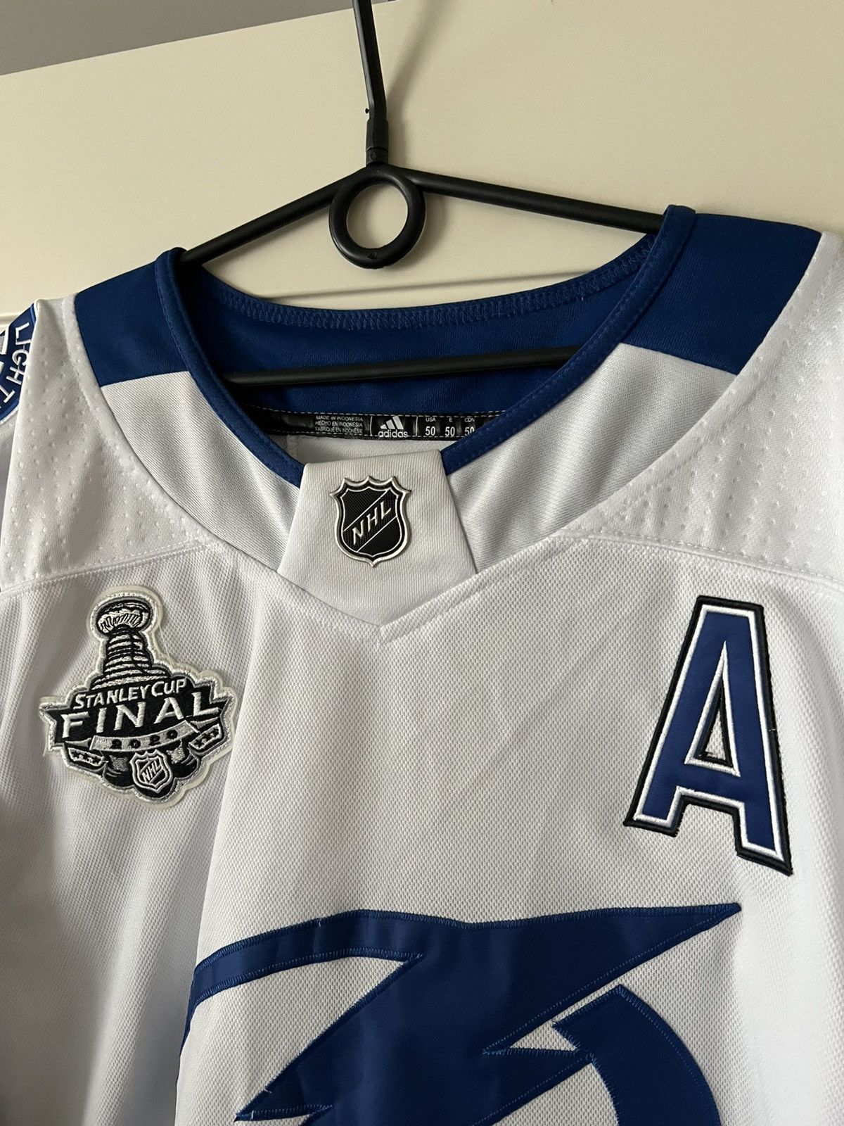 NHL Adidas NHL Tampa Bay Lightning #77 Hedman Jersey Size US XL / EU 56 / 4 - 7 Thumbnail