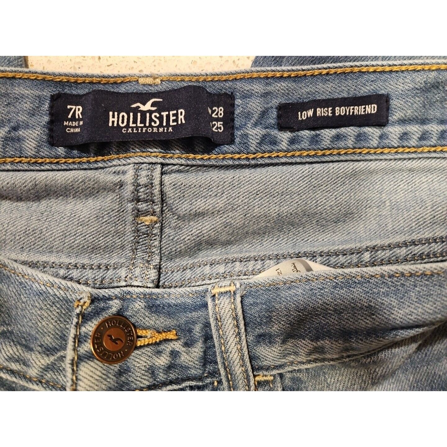 Hollister Hollister Boyfriend Jeans Womens 7/28 Distressed Button Fly Size 28" / US 6 / IT 42 - 8 Thumbnail