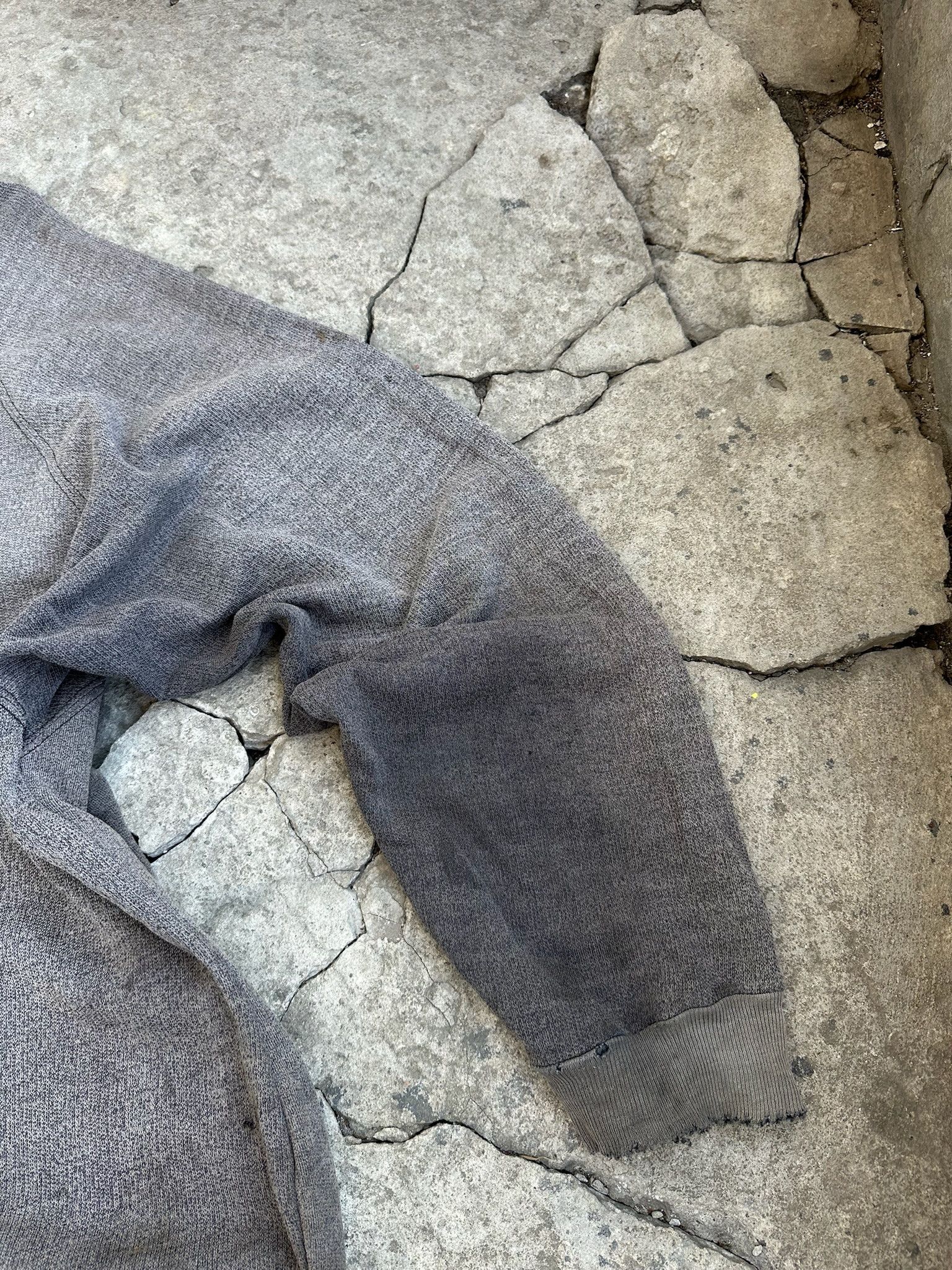Other Perfect Faded distressed hoodie Han cuff 90s vintage Size US L / EU 52-54 / 3 - 15 Thumbnail