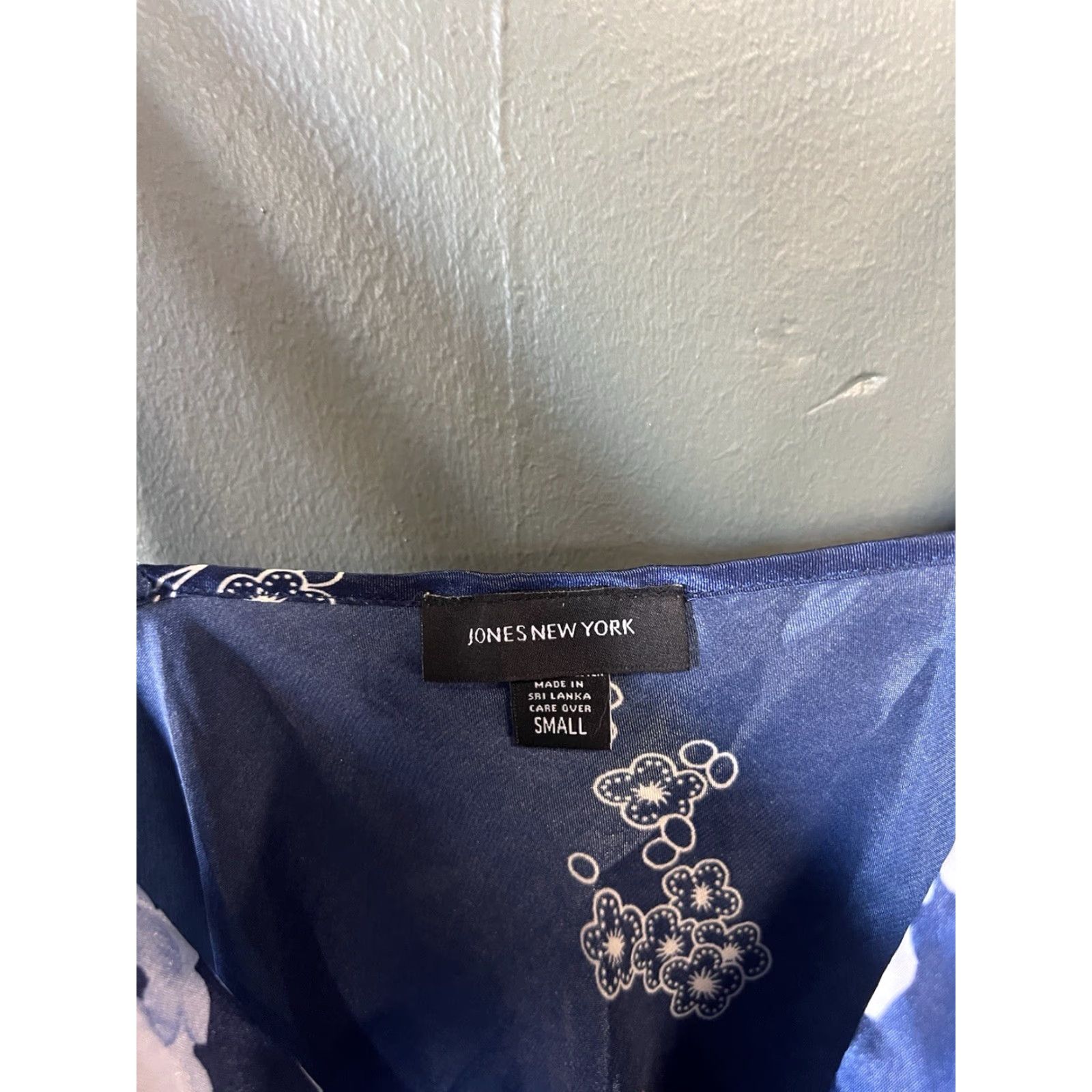 Jones New York Jones New York Blue Floral Sleeveless Mini Dress Size Small User: Jones New York Blue Floral Sleeveless Mini Dress Size Small Size S / US 4 / IT 40 - 3 Thumbnail