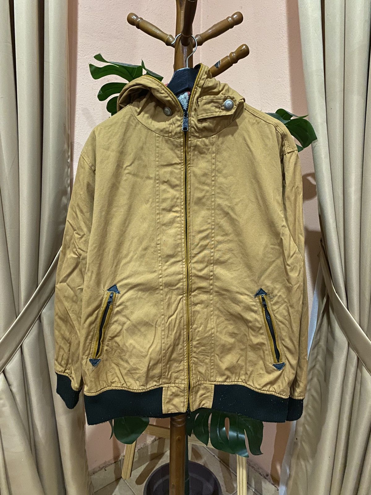 Japanese Brand Vintage Ills Tan Hooded Workwear Jacket with Plaid Lining Size US L / EU 52-54 / 3 - 1 Thumbnail