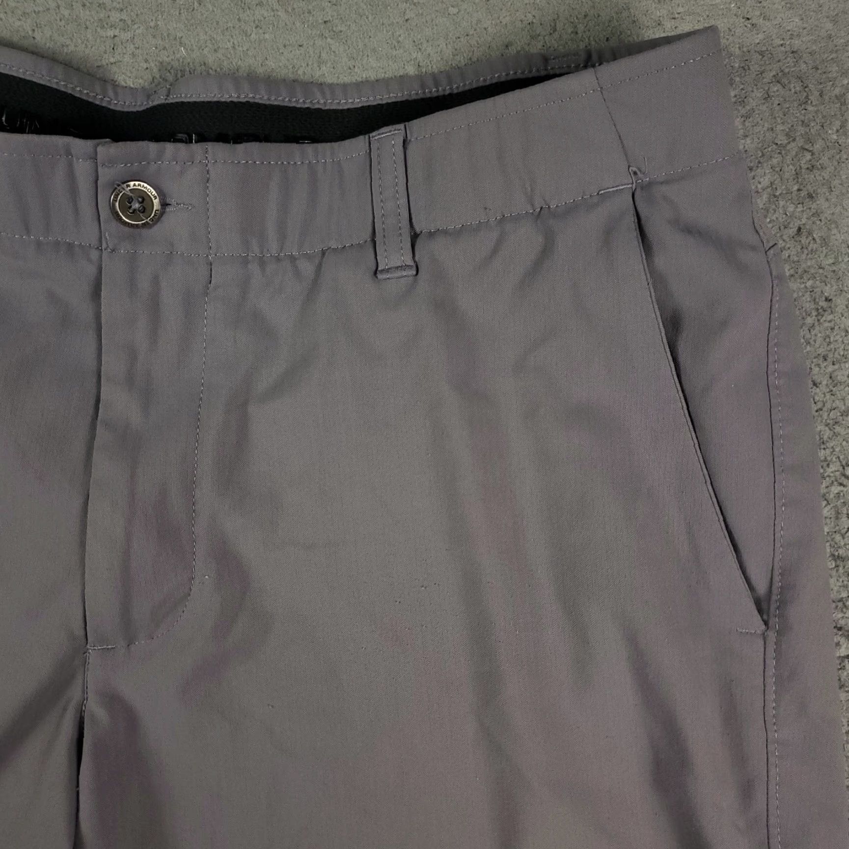 Under Armour Under Armour Shorts Mens 38 Gray Casual Flat Front Chino Shorts Size US 38 / EU 54 - 3 Thumbnail