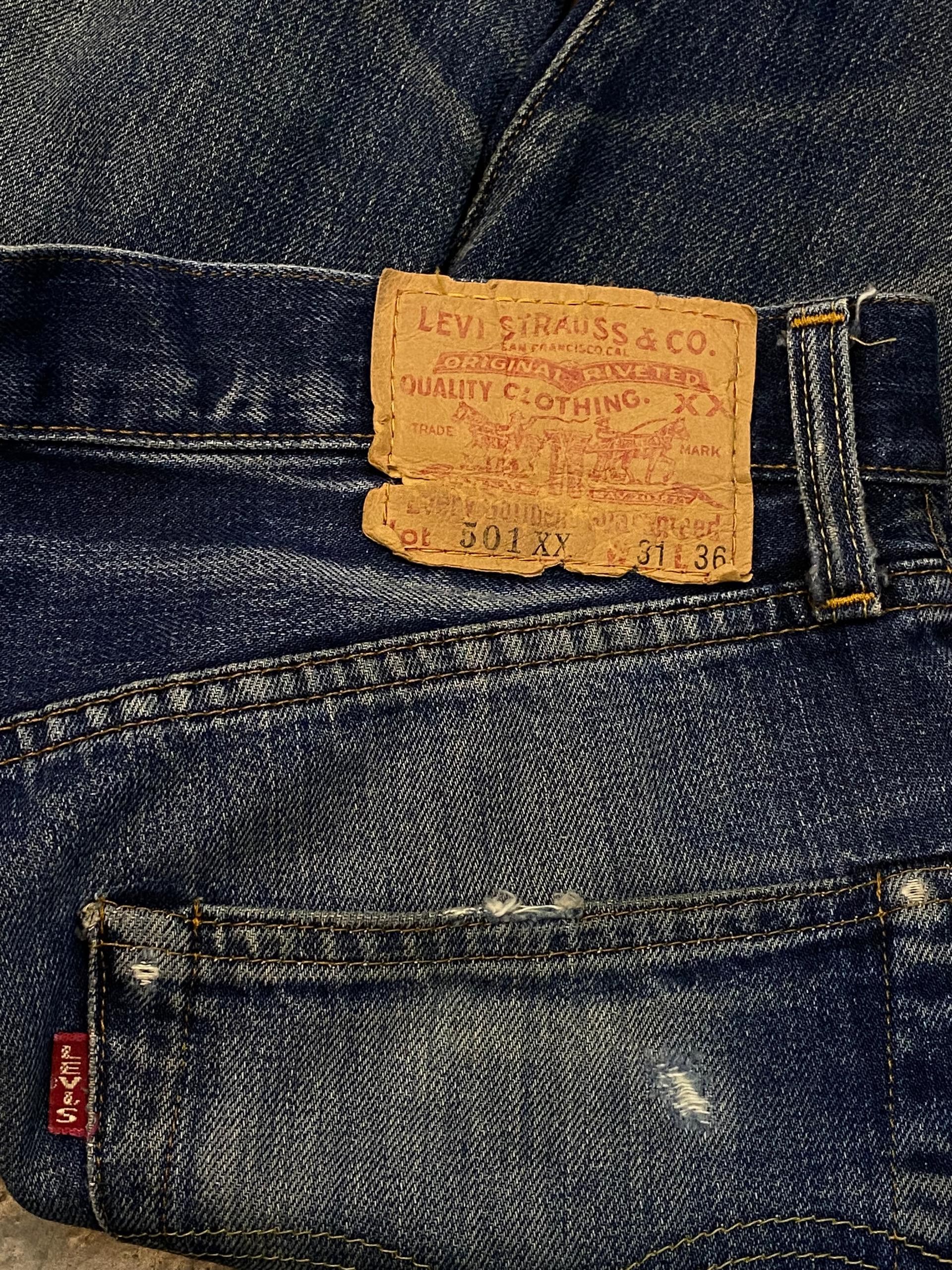 Levi's VINTAGE LEVIS 501XX 90S BUTTON 555 BIG E SELVEDGE Size US 30 / EU 46 - 3 Thumbnail