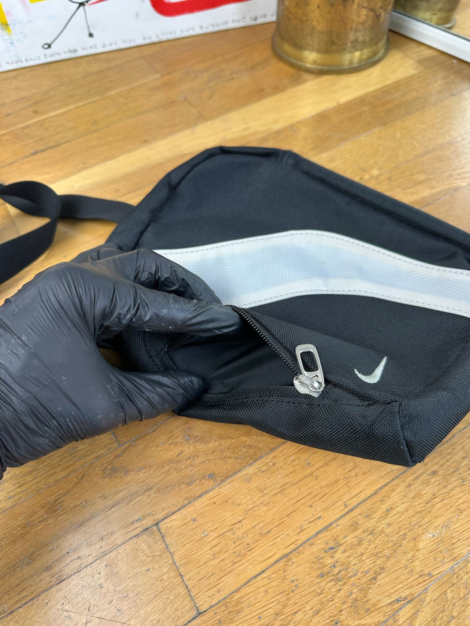 Nike Vintage Nike Crossbody Messenger Bag Size ONE SIZE - 10 Thumbnail