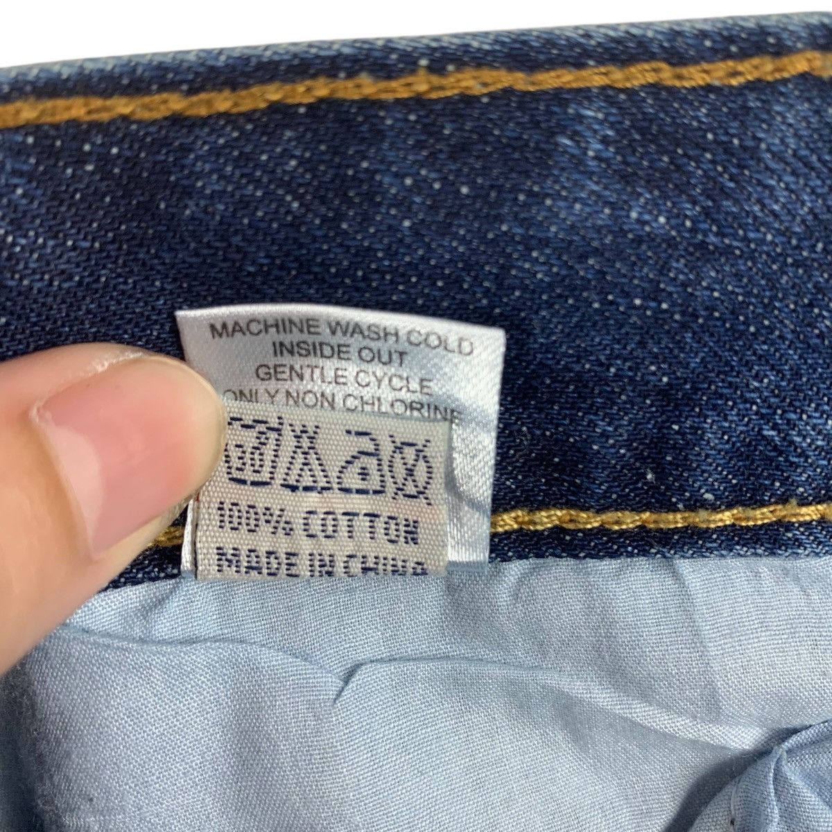 Japanese Brand LOT 29 x BUGS BUNNY embroidery design blue jeans Size US 34 / EU 50 - 24 Thumbnail