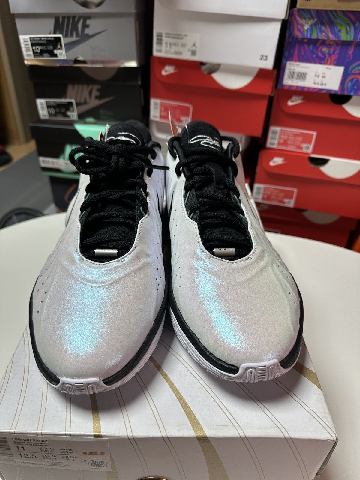 Nike NIKE LEBRON XXI 21 WHITE BLACK BICOASTAL MEN SIZE 11 NEW BOX Size US 11 / EU 44 - 5 Thumbnail