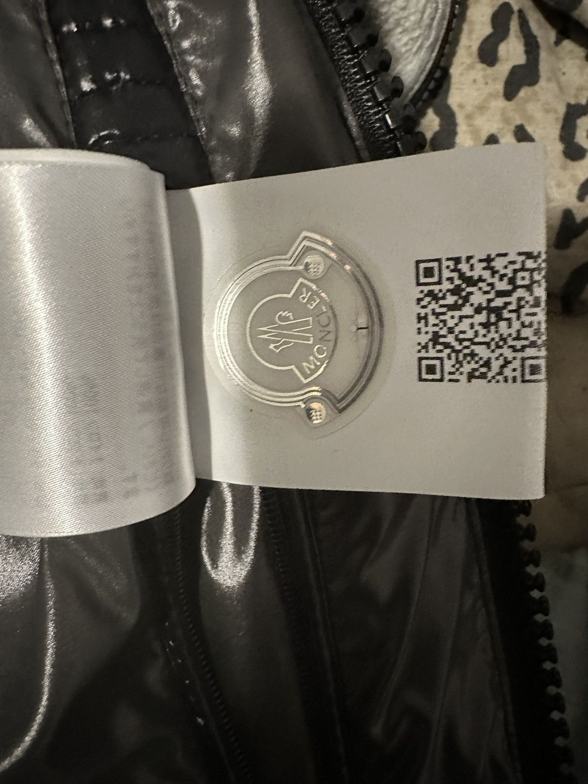 Moncler Brand new Moncler maya size 3 Size US M / EU 48-50 / 2 - 12 Thumbnail