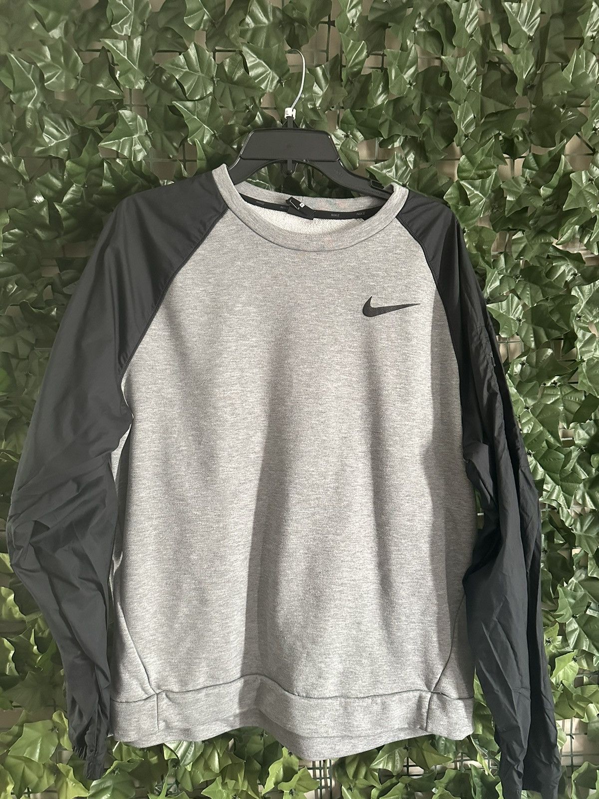Nike Nike Sweater/Windbreaker Size US L / EU 52-54 / 3 - 1 Thumbnail