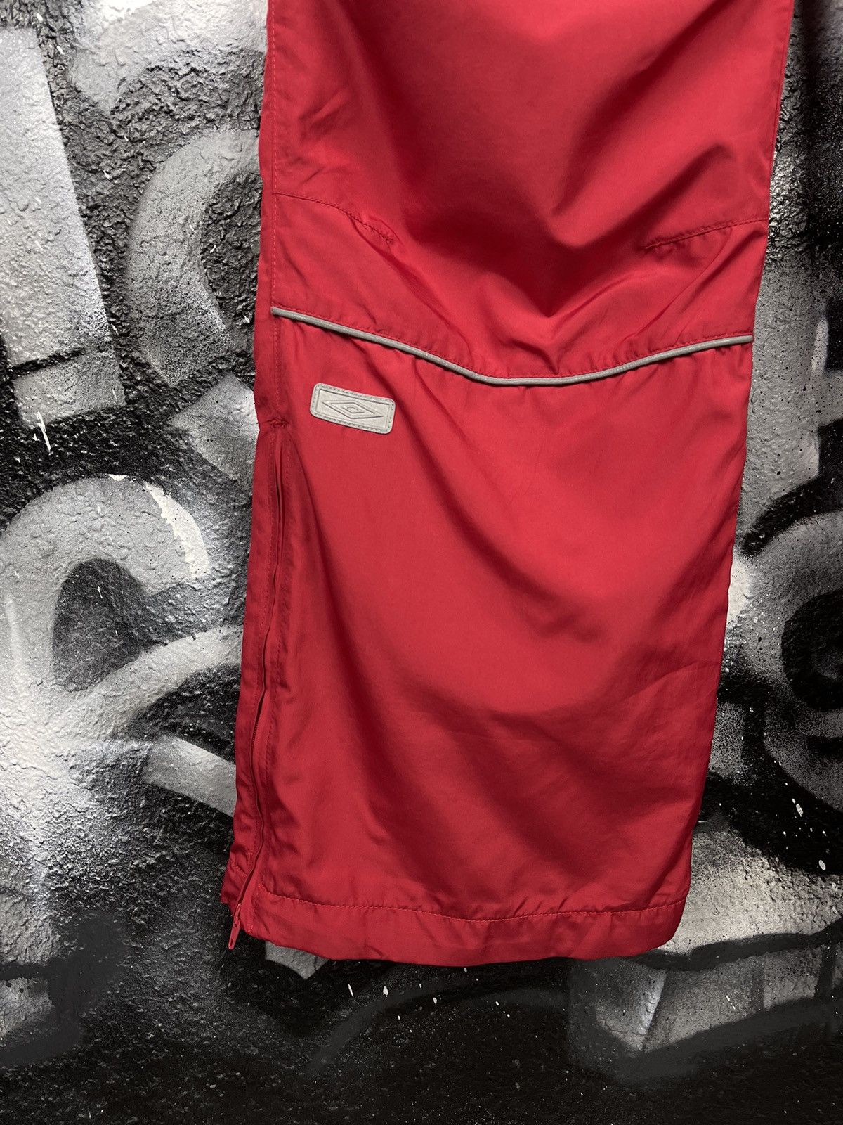 Umbro Vintage Umbro Y2K Red Sport Pants Size Small Size US 31 - 6 Thumbnail