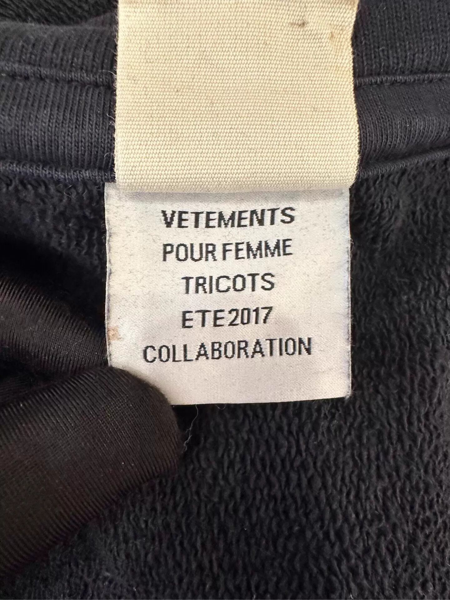 Vetements Vetments x Champion Off-shoulder Hoodie M blk XS Size US XS / EU 42 / 0 - 6 Thumbnail