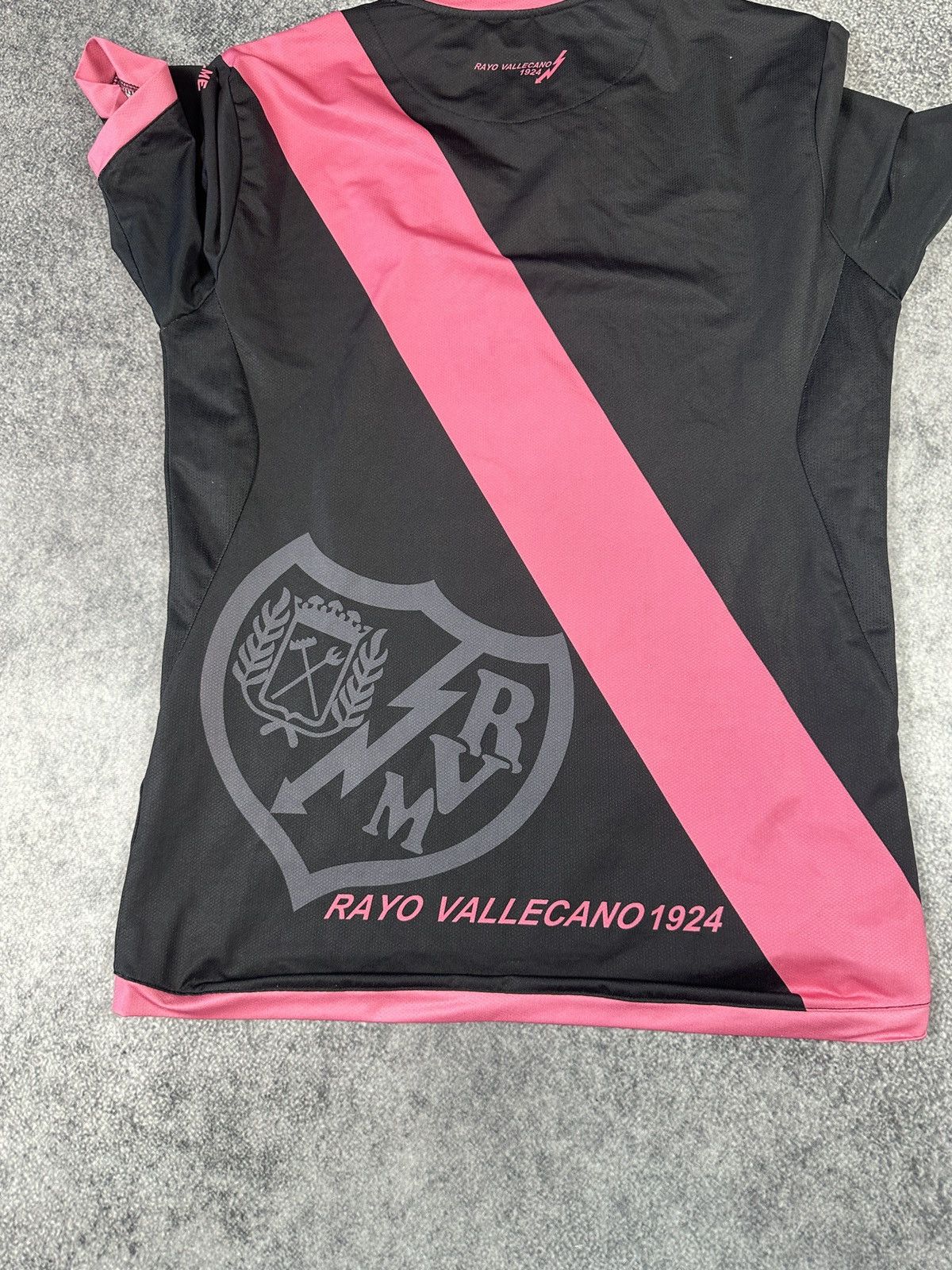 Other Kelme Rayo Vallecano Soccer Jersey Streetwear Rare M Spain Size US M / EU 48-50 / 2 - 7 Thumbnail