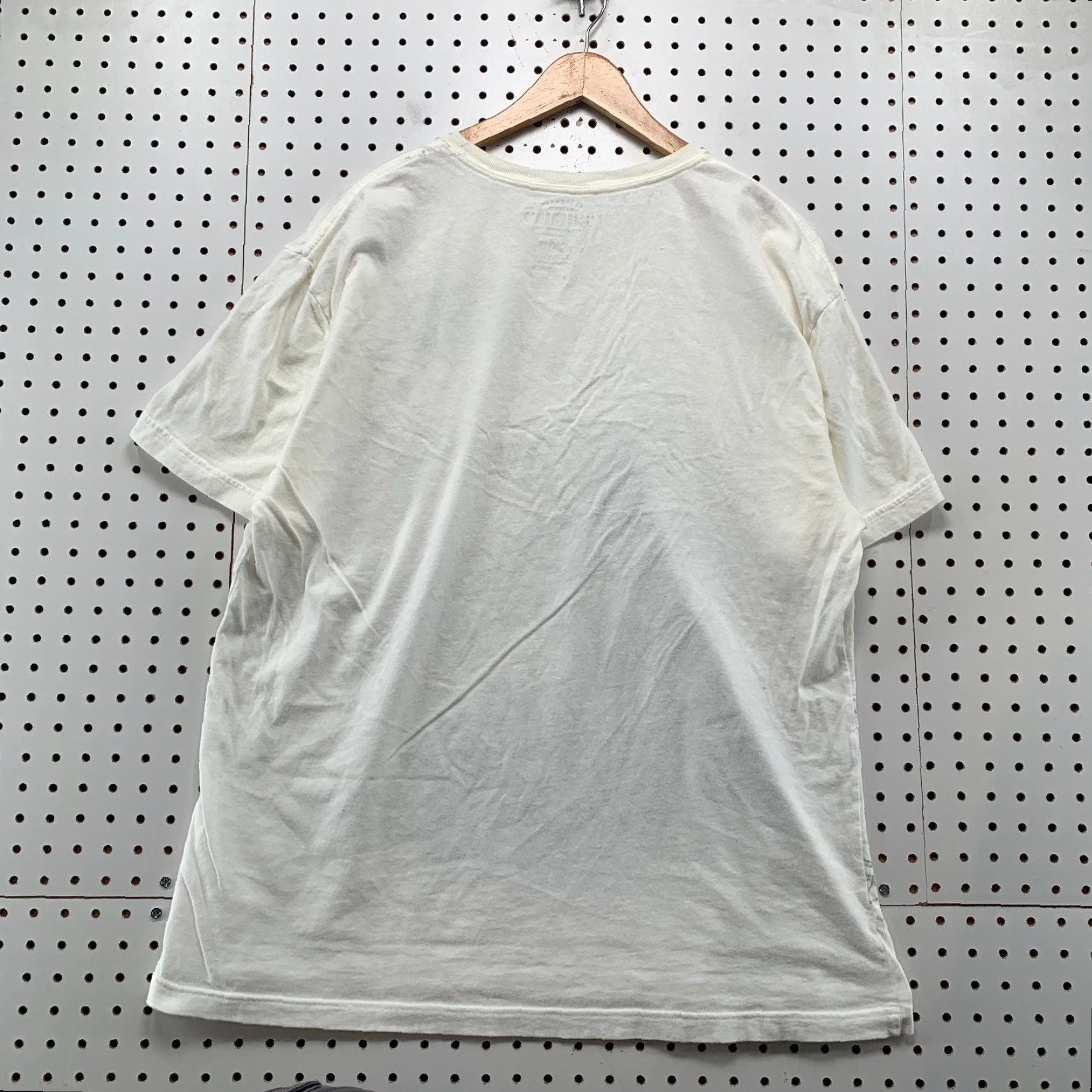 Ecko Unltd. VINTAGE Ecko Unltd T Shirt Mens 2XL White Graffiti Hip Hop V Neck Y2K Shirt Mens 2XL White Graffiti Hip Hop V Neck Y2K Size US XXL / EU 58 / 5 - 2 Thumbnail