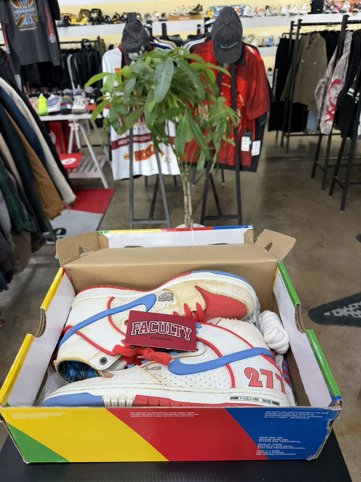 Nike Nike SB Dunk High Ishod Wair X Magnus Walker Size 9 (2021) Size US 9 / EU 42 - 12 Thumbnail