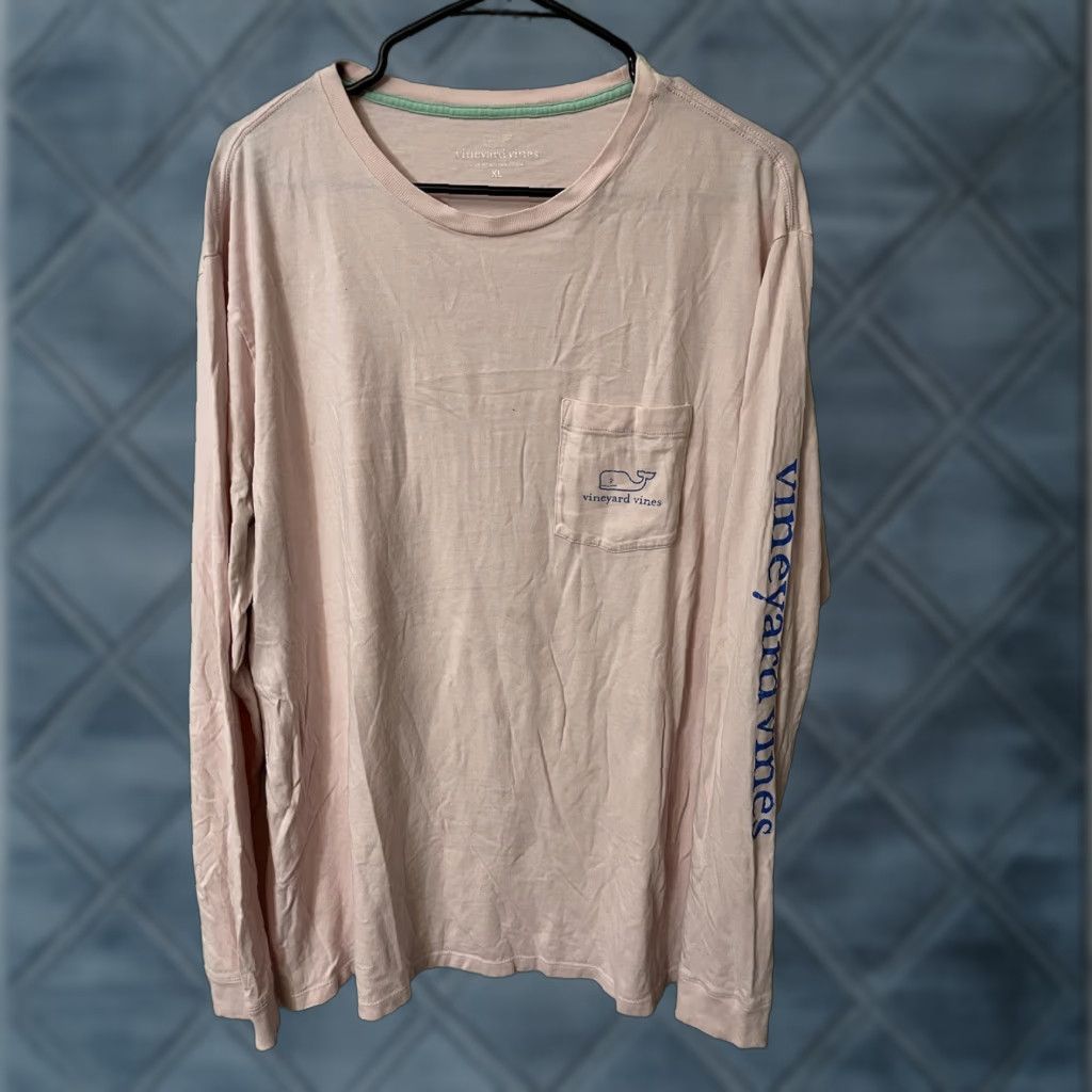 Vineyard Vines VINEYARD VINES Men's T-Shirt Logo Long Sleeve XL Pink Holiday Tee Size US XL / EU 56 / 4 - 1 Thumbnail