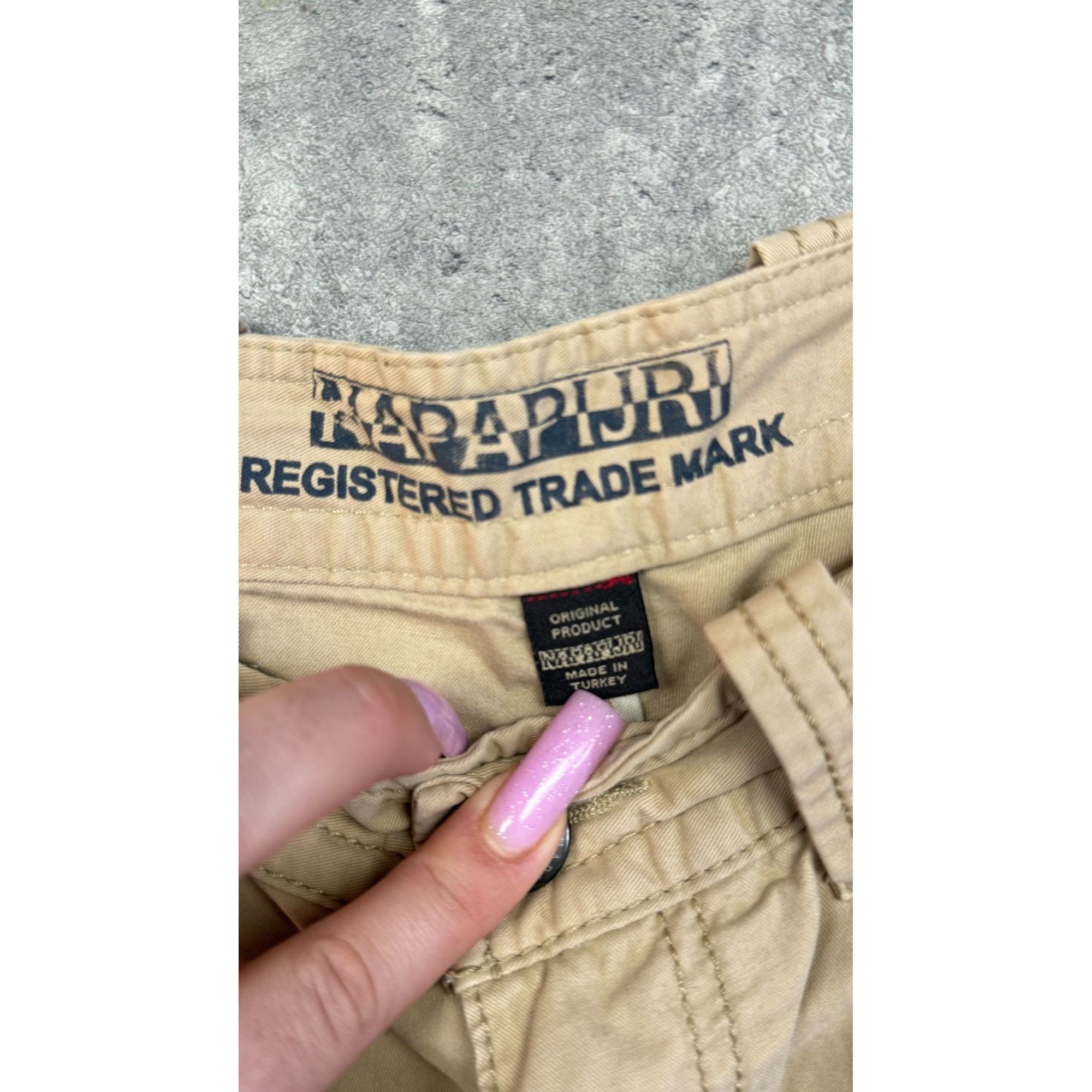 Napapijri Napapijri Noto Cargo Shorts Beige - Size 32 (W32) Size US 30 / EU 46 - 10 Thumbnail
