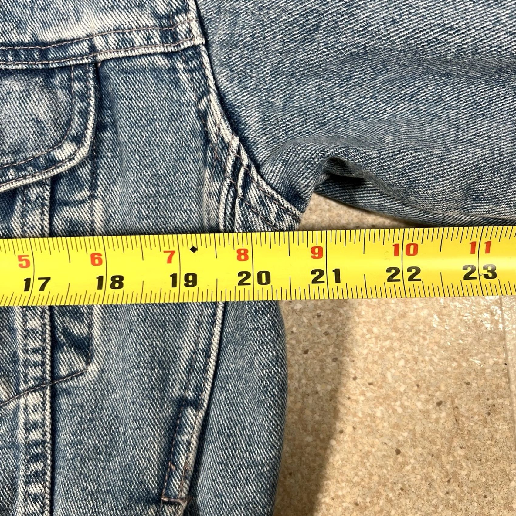 Vintage VINTAGE 1999 Cyrk Clothing Denim Jean Jacket Trucker Size S Blue Men Cav? Size US 29 - 7 Thumbnail