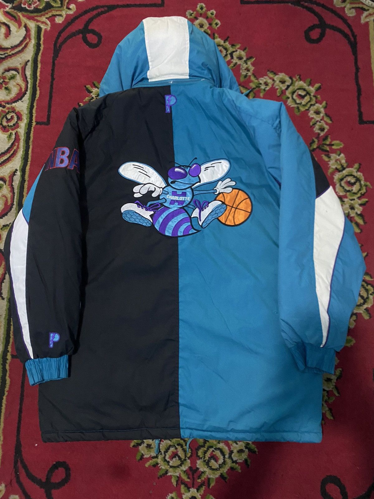 Pro Player Vintage charlotte hornets pro player coat jacket Size US M / EU 48-50 / 2 - 2 Thumbnail