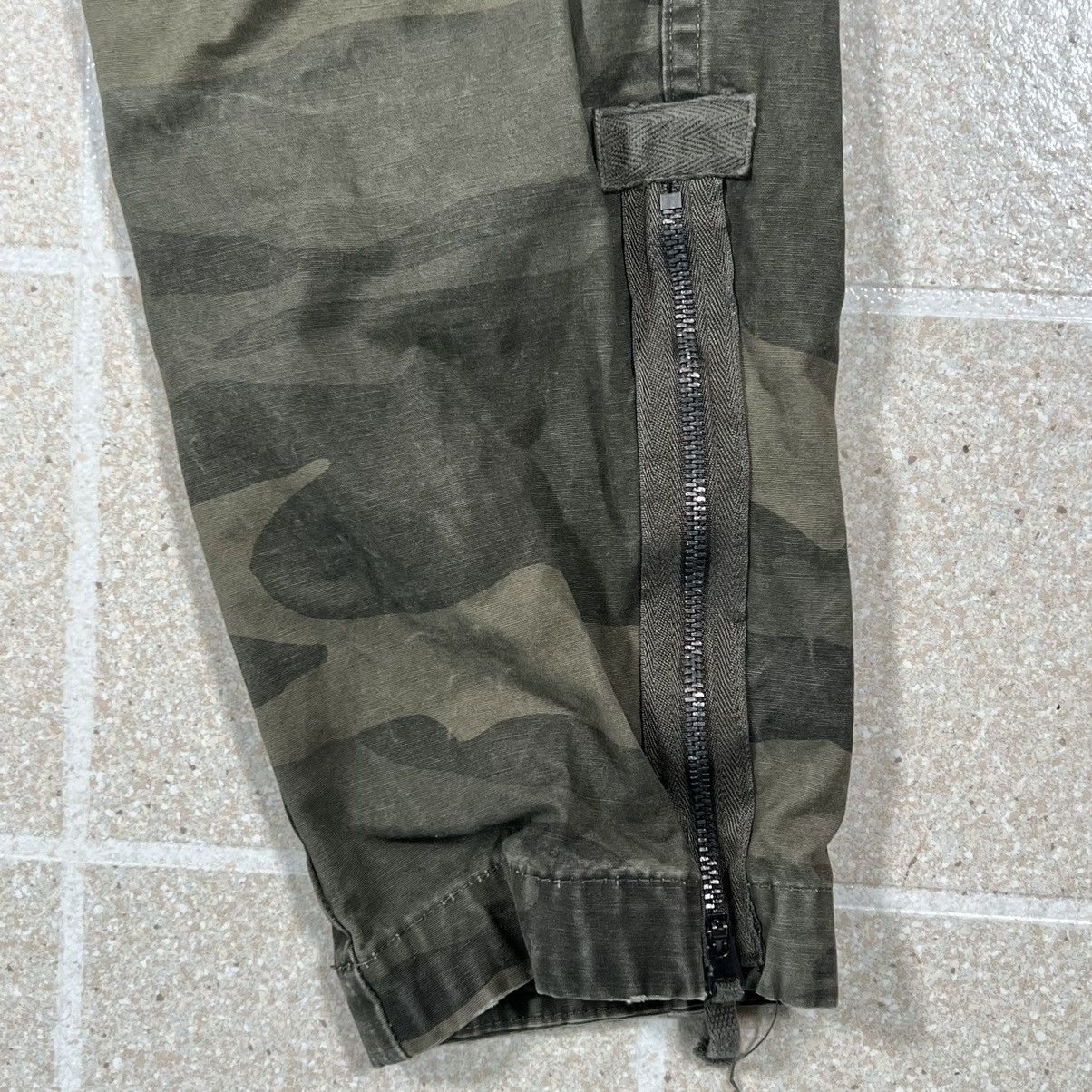 Abercrombie & Fitch Abercrombie & Fitch Cargo Camo Pants Mens Rustin Athletic Size US 30 / EU 46 - 4 Thumbnail