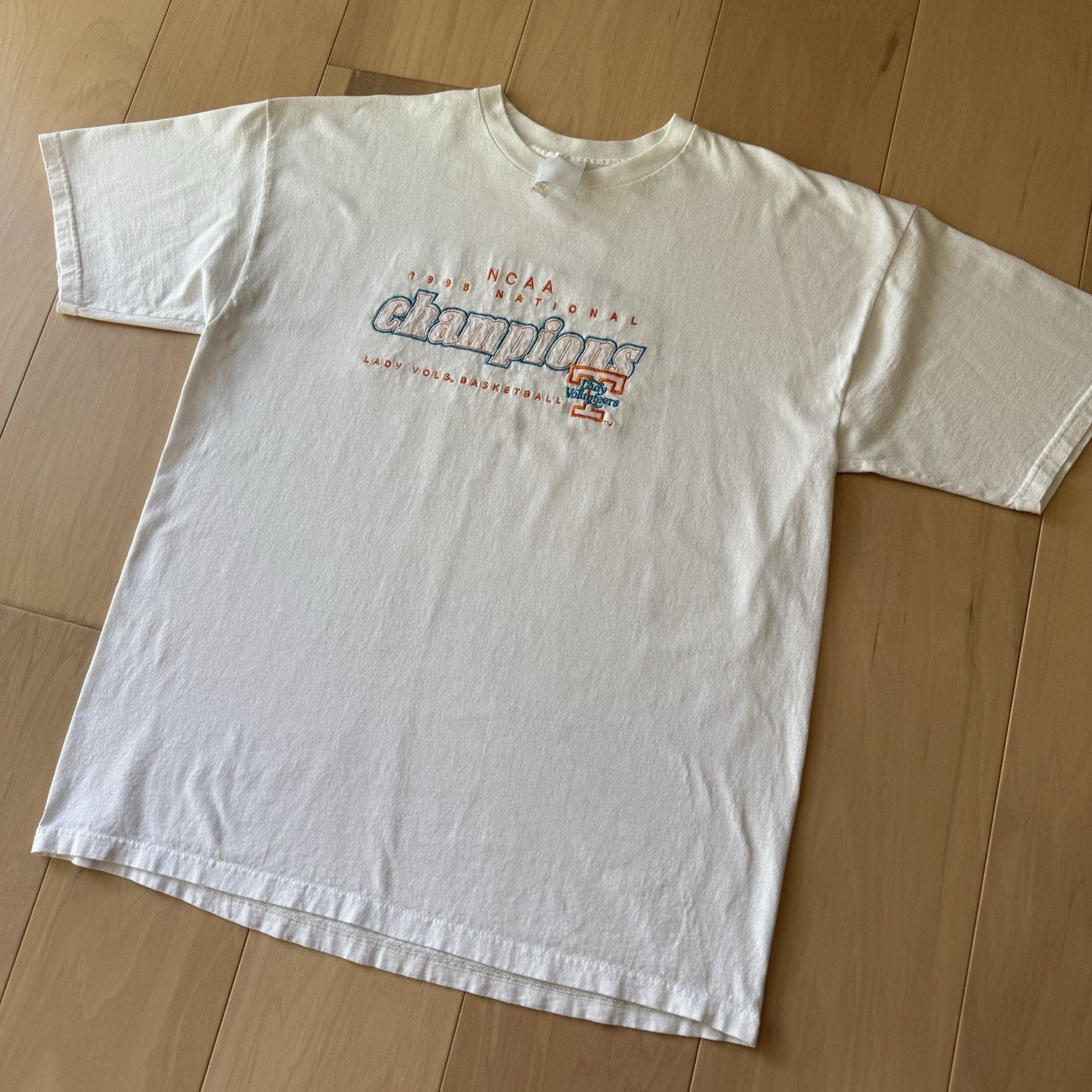 Vintage Vintage Tennessee Volunteers National Champions Shirt White Size US XL / EU 56 / 4 - 7 Thumbnail