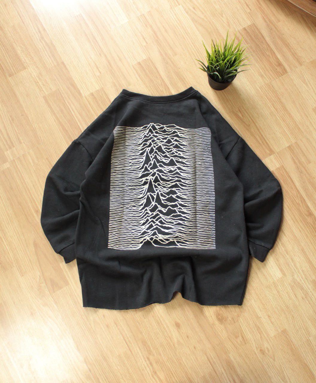 Band Tees 🔥 JOY DIVISION x ZARA UNKNOWN PLEASURES SWEATSHIRT Pullover Size US M / EU 48-50 / 2 - 2 Thumbnail