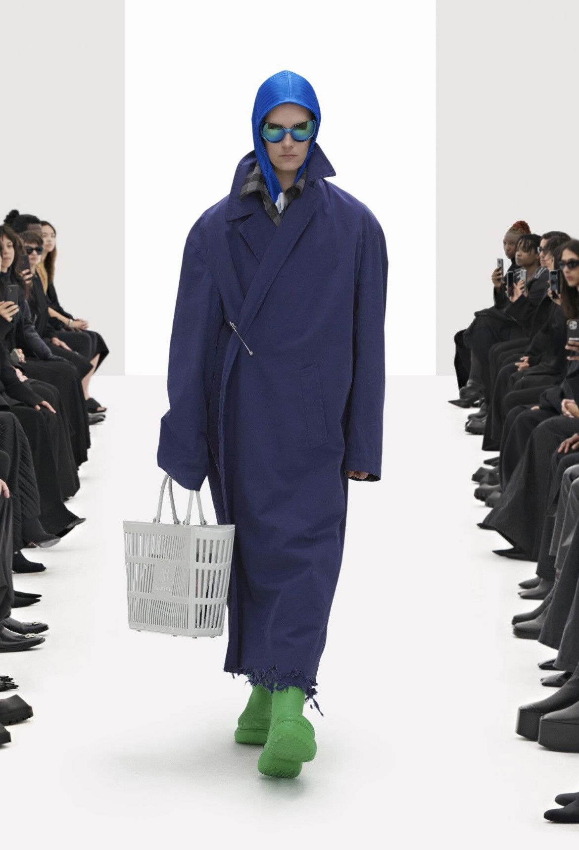 Balenciaga Hooded Soccer Scarf Size ONE SIZE - 6 Thumbnail