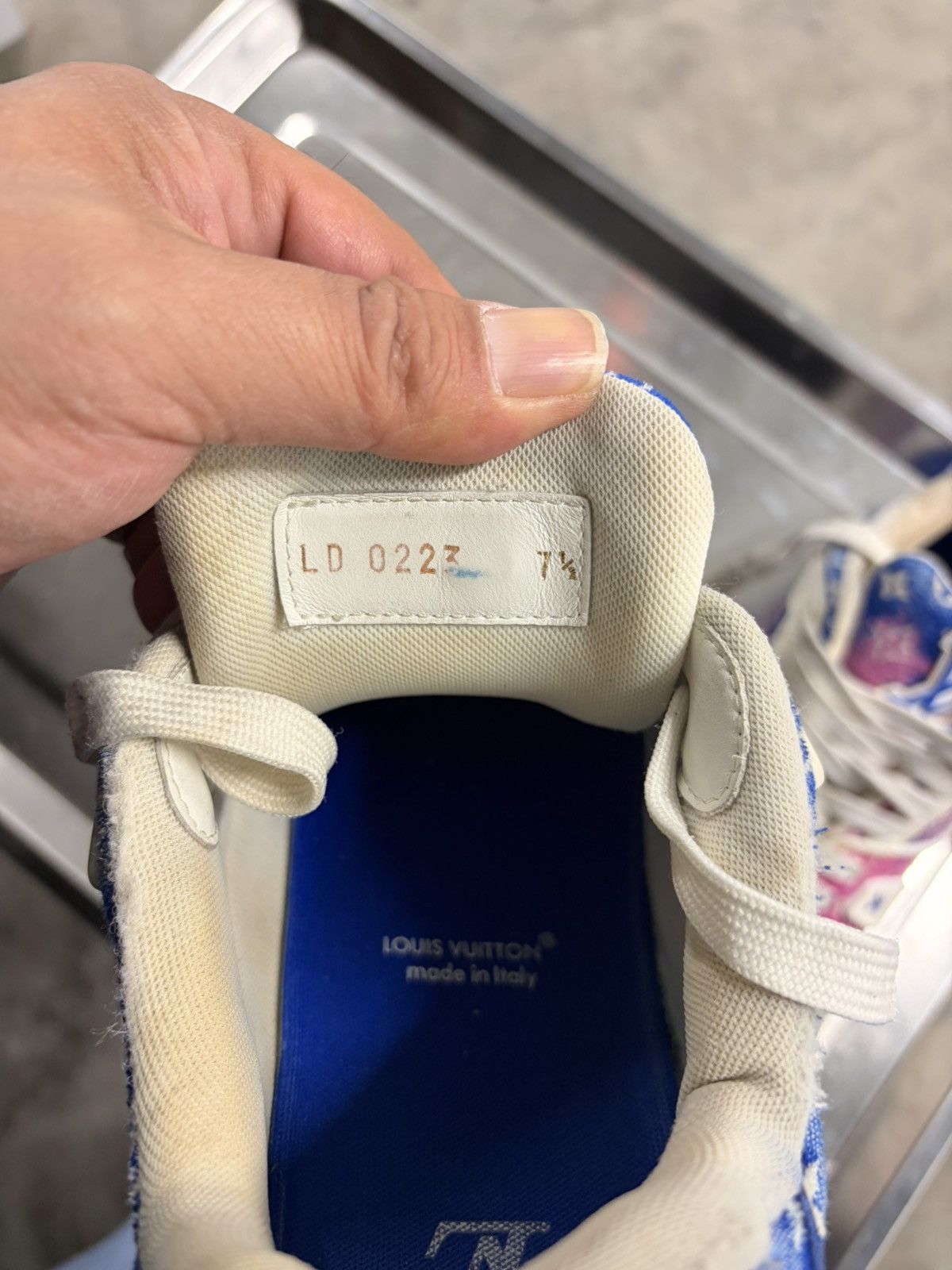 Louis Vuitton Louis Vuitton Trainer Sneakers Blue-Pink Monogram Size 9.5 Size US 9.5 / EU 42-43 - 11 Thumbnail