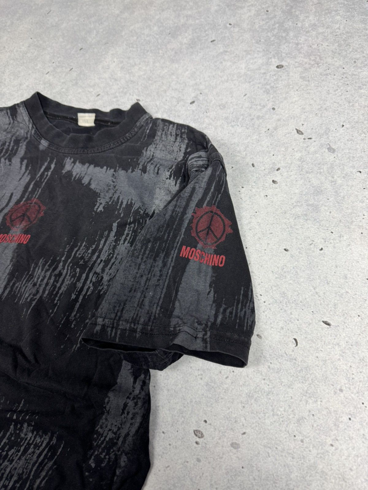 Moschino Vintage Moschino Over All Y2K Tee Shirt Avant Garde Size US M / EU 48-50 / 2 - 5 Thumbnail