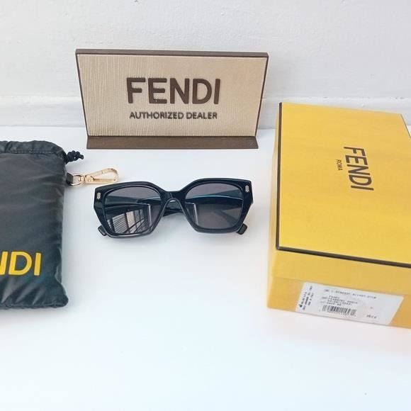 Fendi Fendi Smoke Cat Eye Ladies Sunglasses FE40070I 01A","descrip Size ONE SIZE - 8 Thumbnail