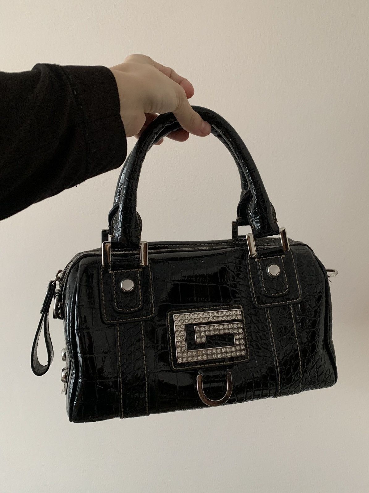 Guess 🔥HYPE VINTAGE GUESS Y2K ULTIMATE GLOSS HANDBAG Size ONE SIZE - 1 Thumbnail